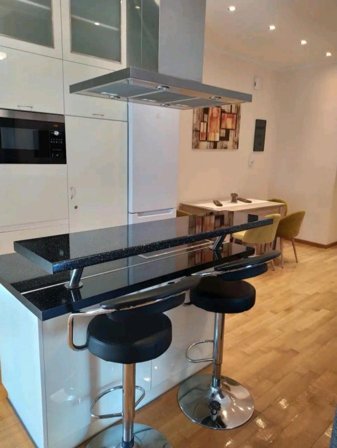 Stylish -Modern Apartment Heart Of Marousi เอเธนส์ ภายนอก รูปภาพ