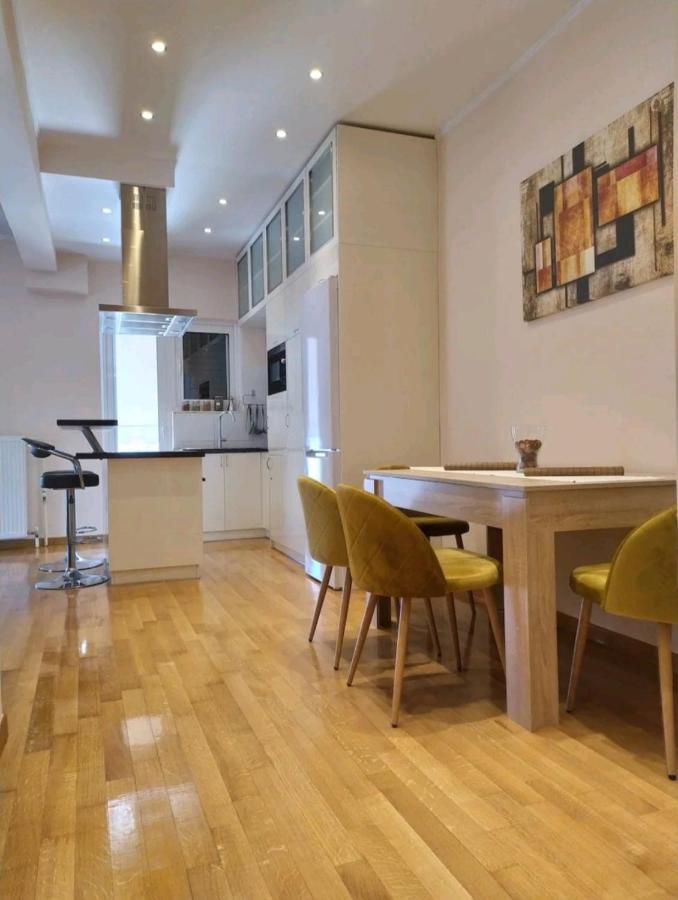 Stylish -Modern Apartment Heart Of Marousi เอเธนส์ ภายนอก รูปภาพ