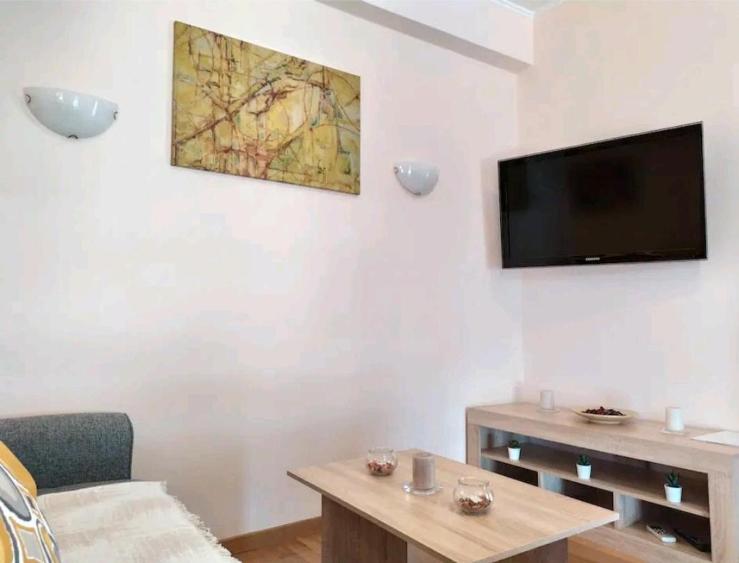 Stylish -Modern Apartment Heart Of Marousi เอเธนส์ ภายนอก รูปภาพ